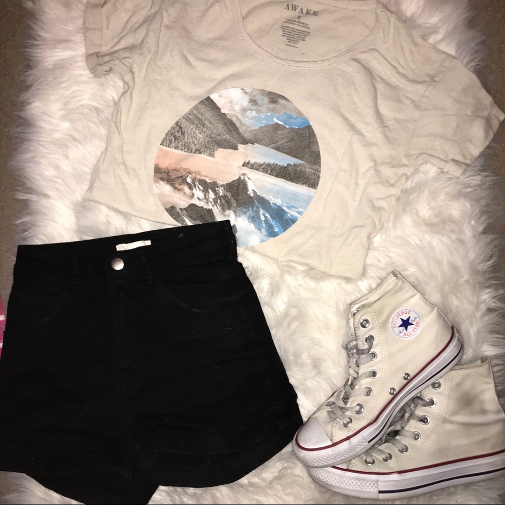 Beige Mountain Graphic Tee